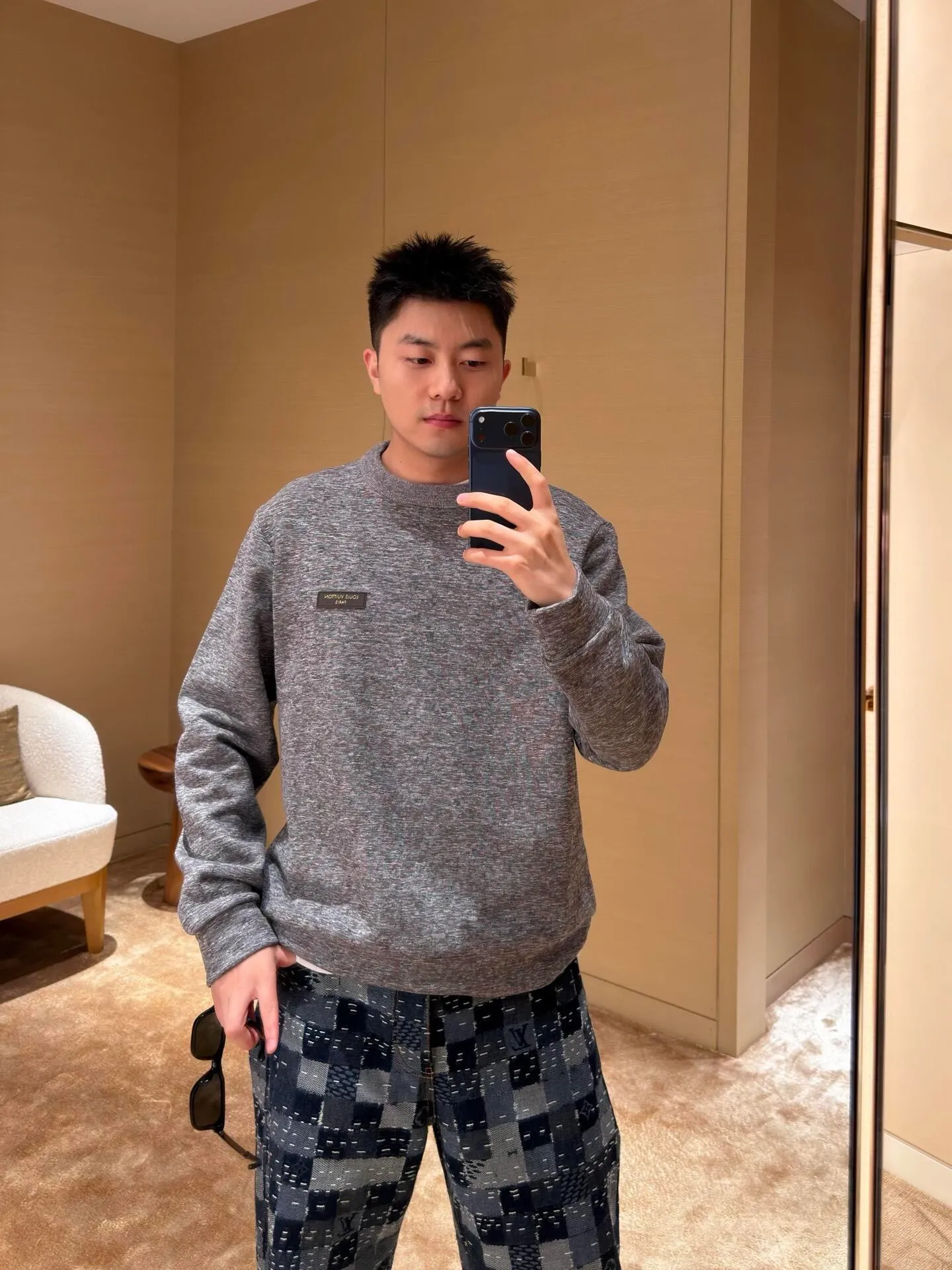 Louis Vuitton/Louis Vuitton Gray all-over reflective printed crew neck sweatshirt